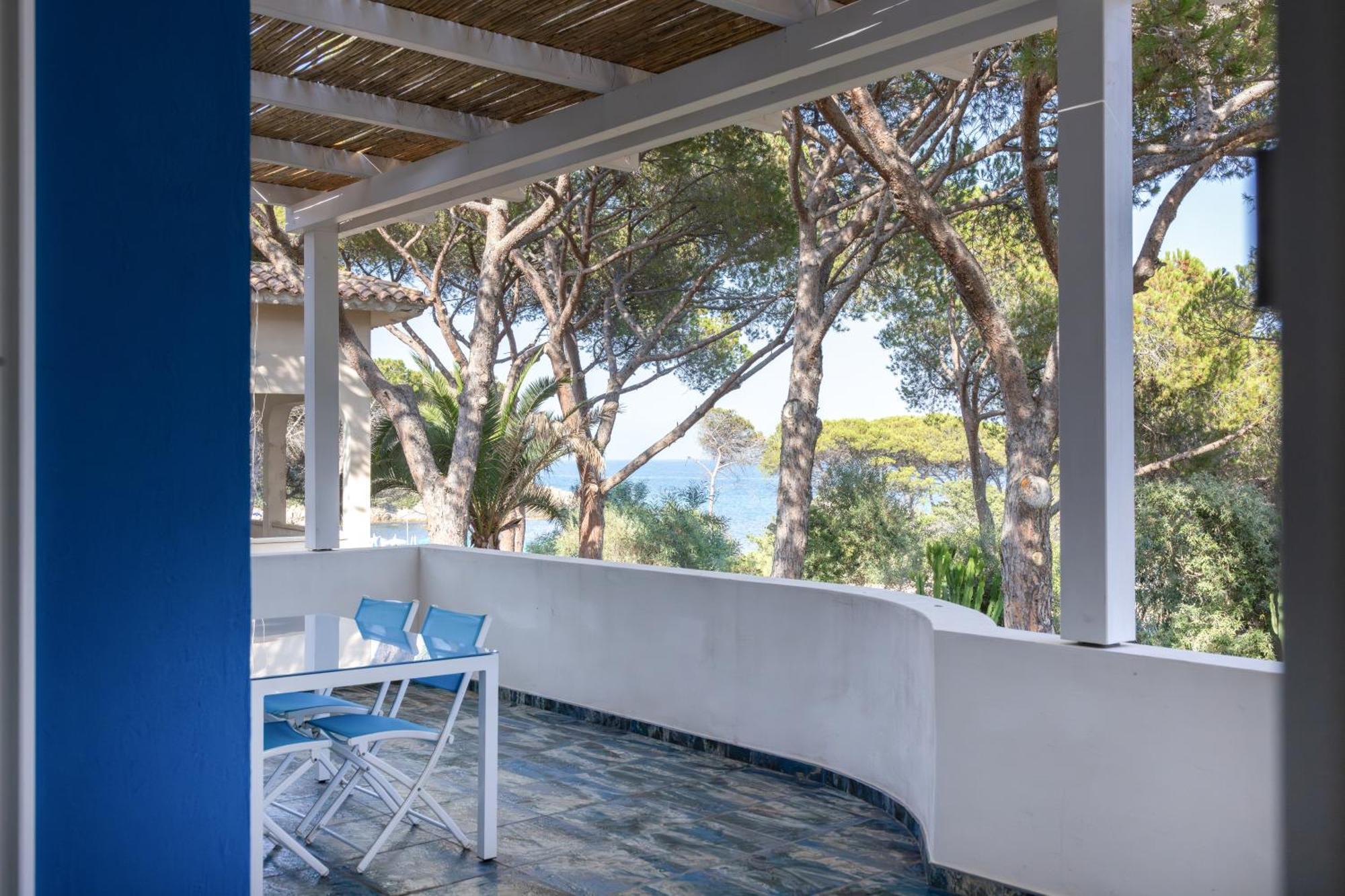 Villa B. Calaliberotto Cala Liberotto Exterior photo